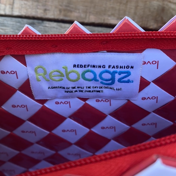 NWT Rebagz Eco Friendly Love Red and White Shoulder Bag - Picture 14 of 16
